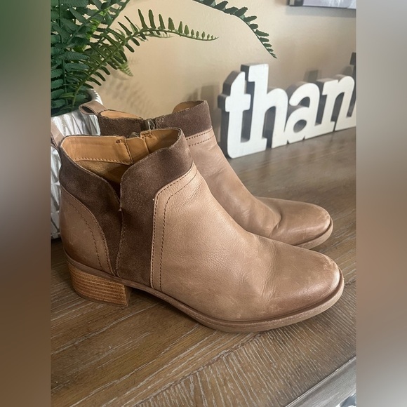 Korks Leather and Suede Zipper Booties Nude Tan Size 6.5 - Picture 3 of 14